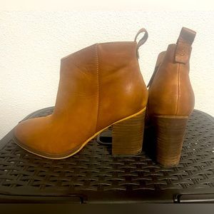 Size 7 BP leather booties